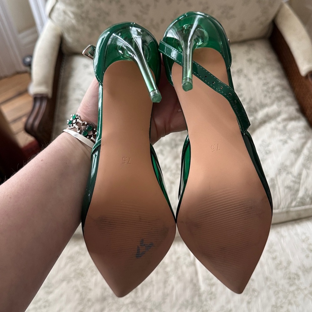 Steve Madden Emerald Slingback Heels size 8M - Picture 9 of 11